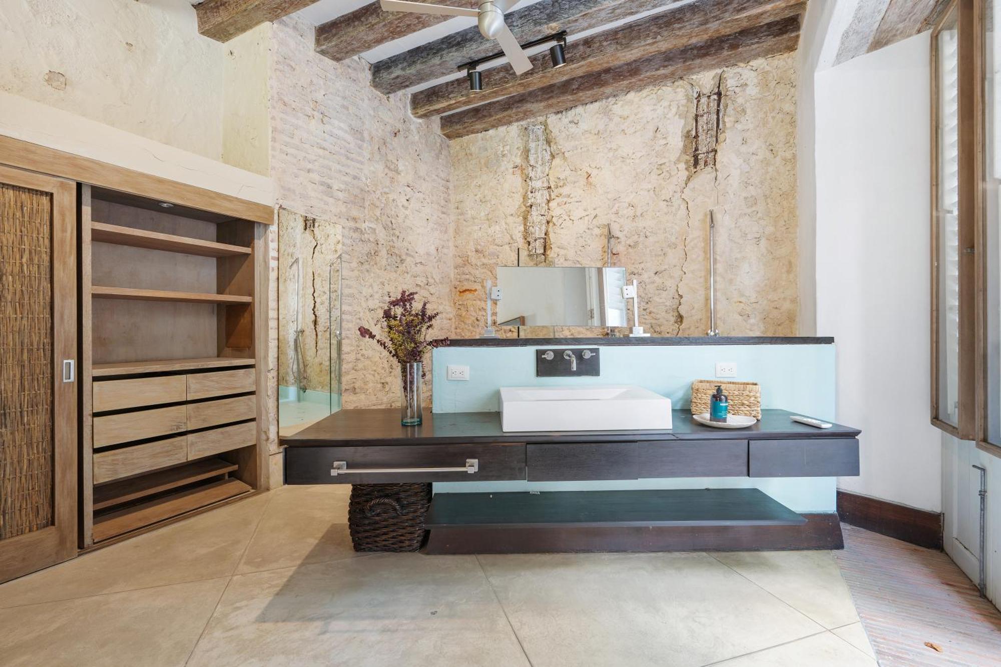 Casa Del Dragon - Luxury Colonial Cook Included Villa