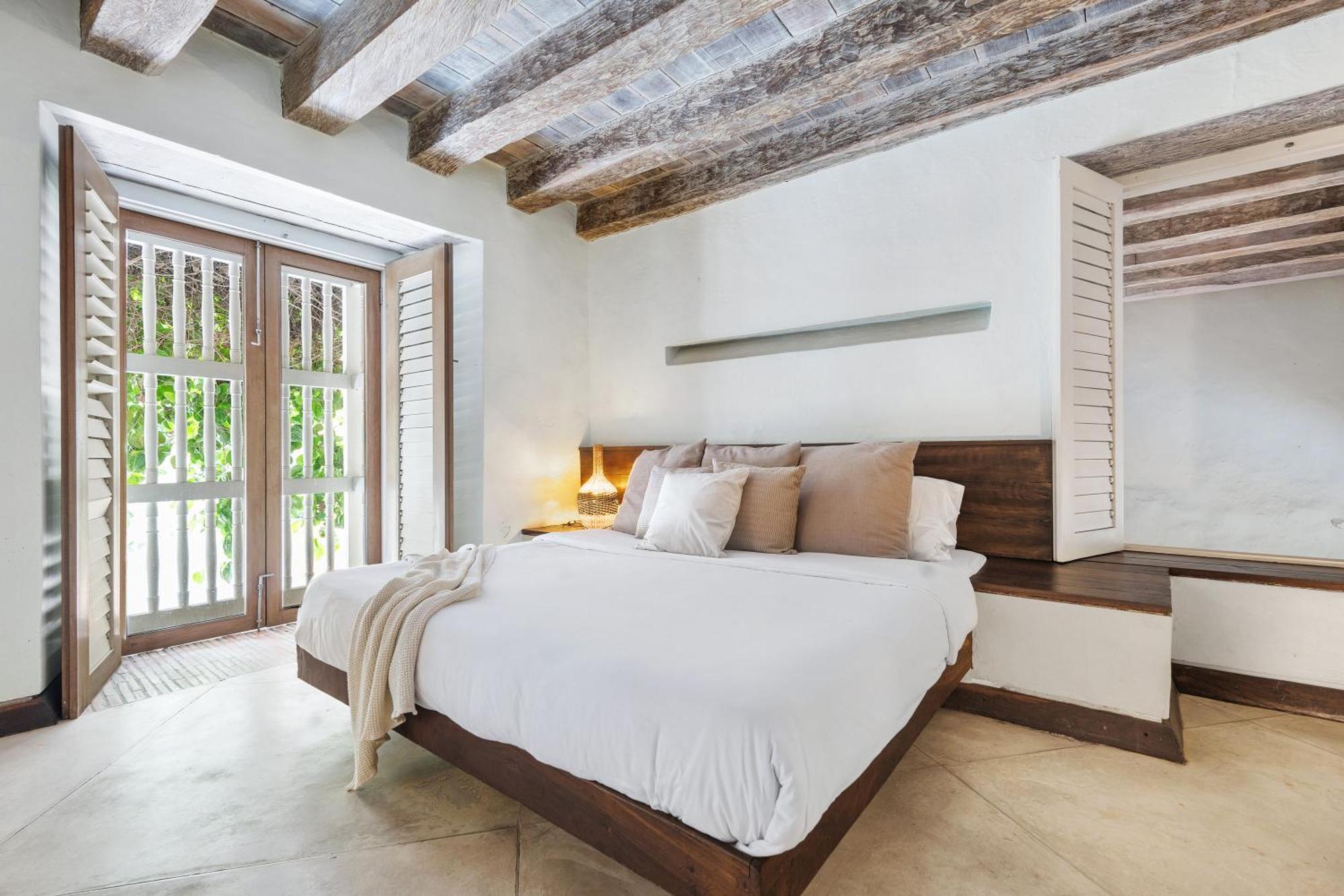 Casa Del Dragon - Luxury Colonial Cook Included Cartagena