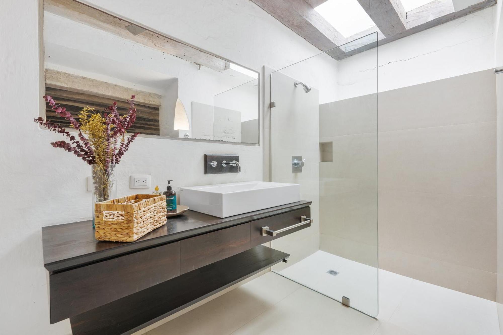 Casa Del Dragon - Luxury Colonial Cook Included Villa