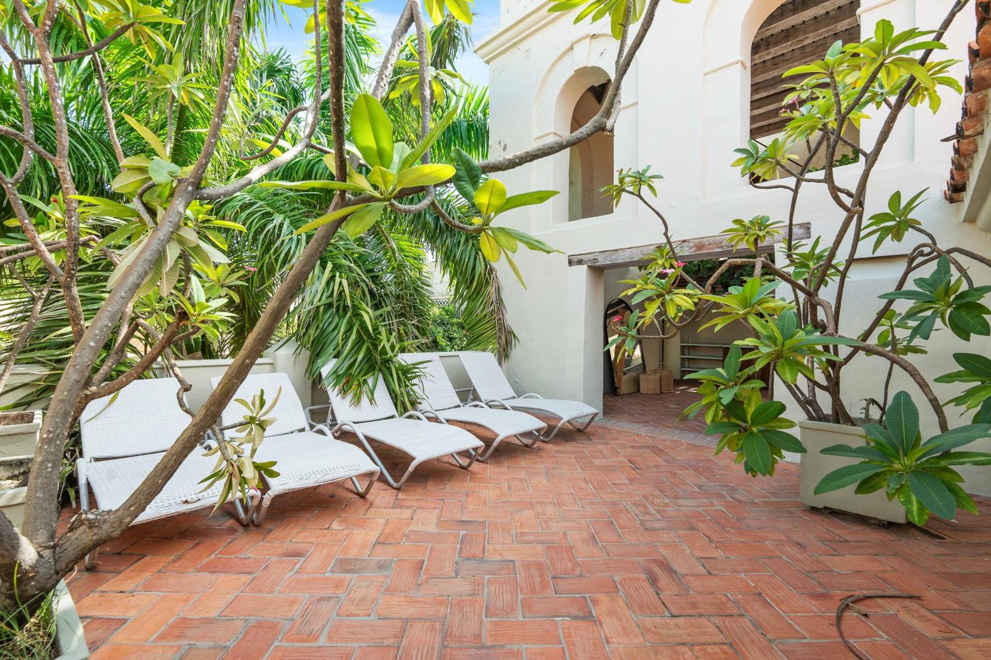 Casa Del Dragon - Luxury Colonial Cook Included Cartagena